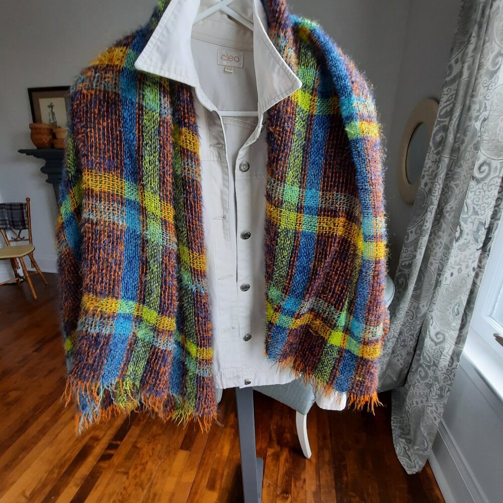 Vintage Donegal Design, handwoven mohair and wool throw, bold plaid - Picture 6 of 6